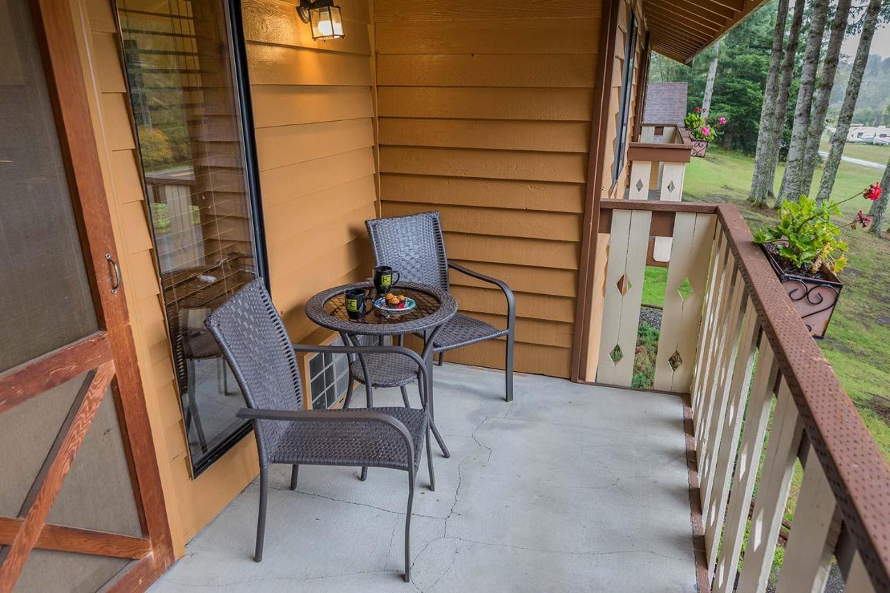 Nisqually Lodge Ashford Buitenkant foto